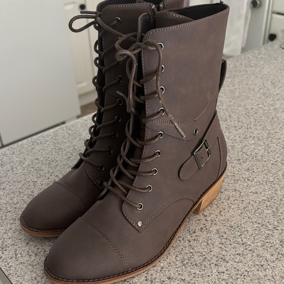 Hey Girl Shoes - Women's Brown Lace-Up Fashion Combat Boots with Side Buckle